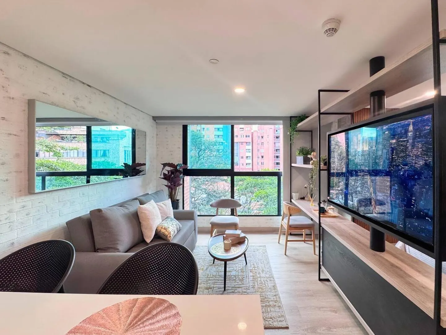1Br Near Unicentro, Upb & 2Nd Parque Laureles Medellin Apartment