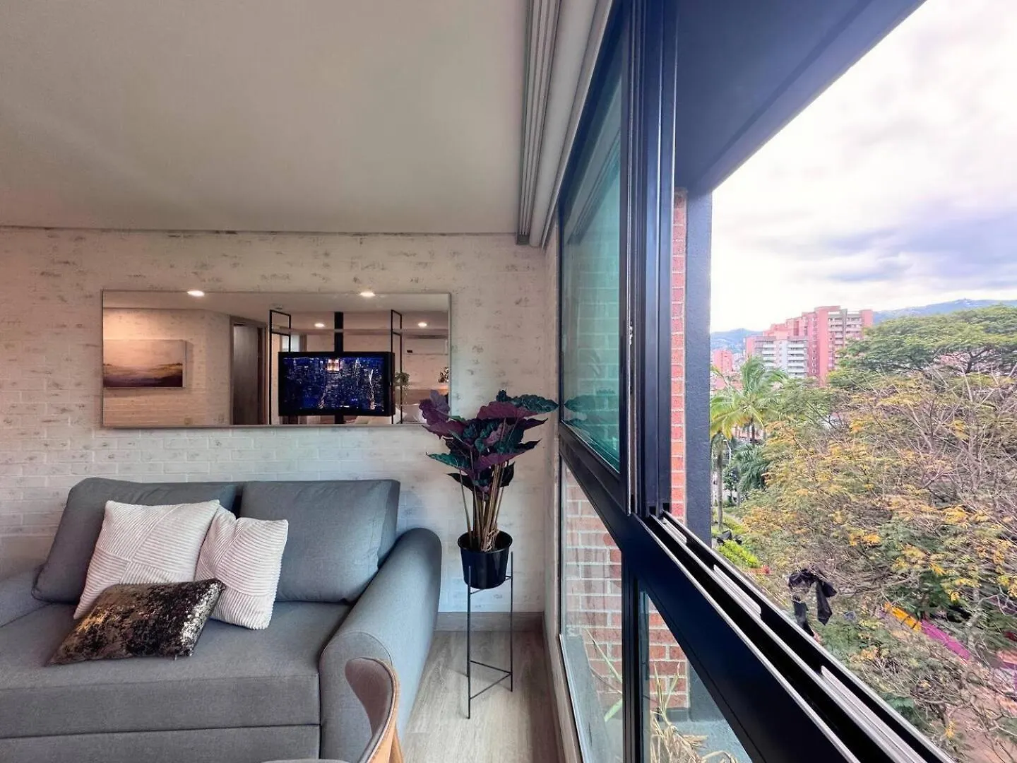 Apartment 1Br Near Unicentro, Upb & 2Nd Parque Laureles Medellin Colombia
