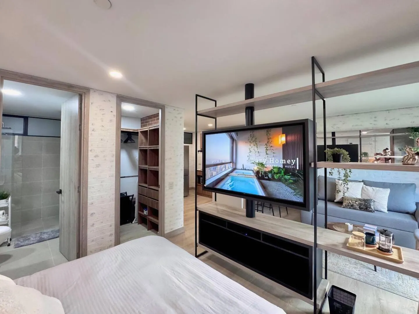 1Br Near Unicentro, Upb & 2Nd Parque Laureles Medellin