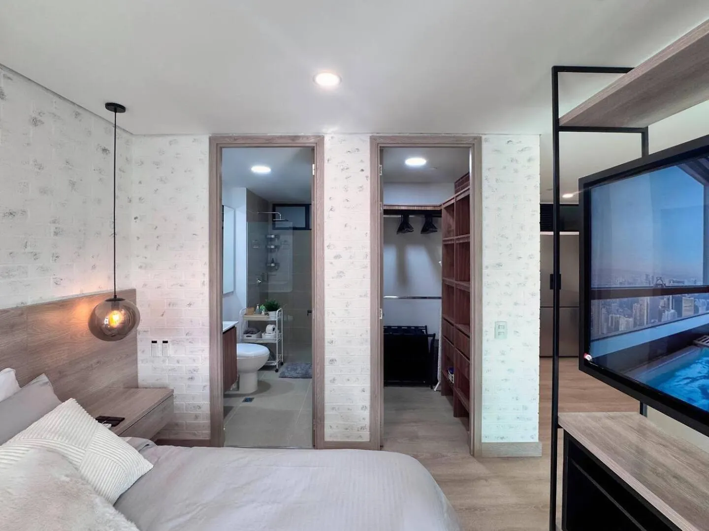 Apartment 1Br Near Unicentro, Upb & 2Nd Parque Laureles Medellin
