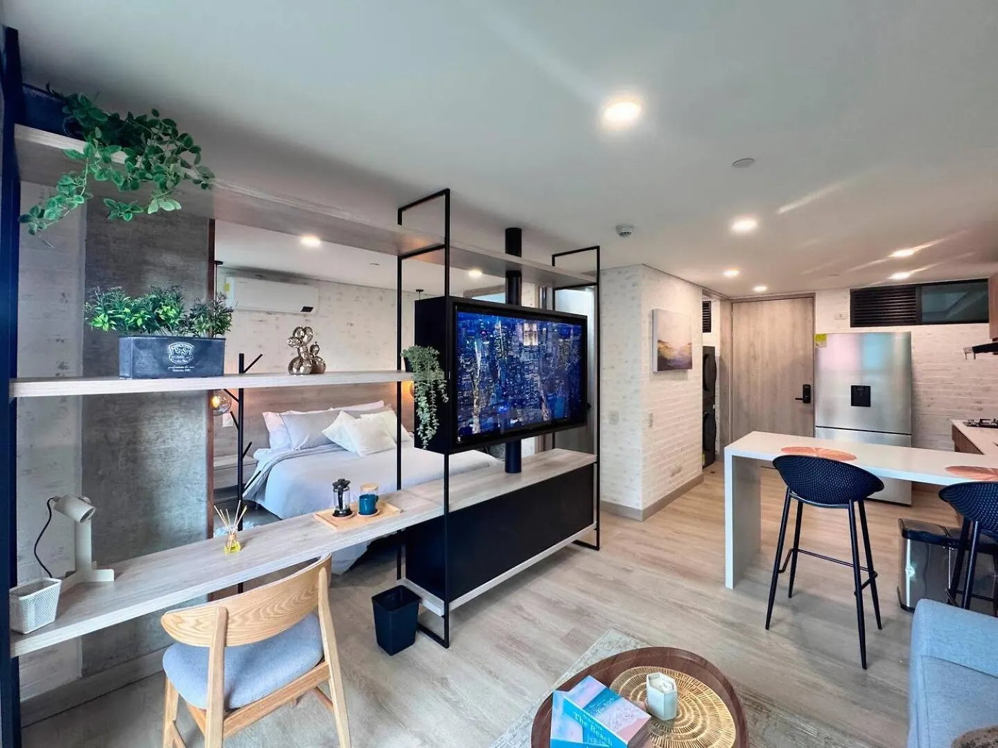 1Br Near Unicentro, Upb & 2Nd Parque Laureles Medellin
