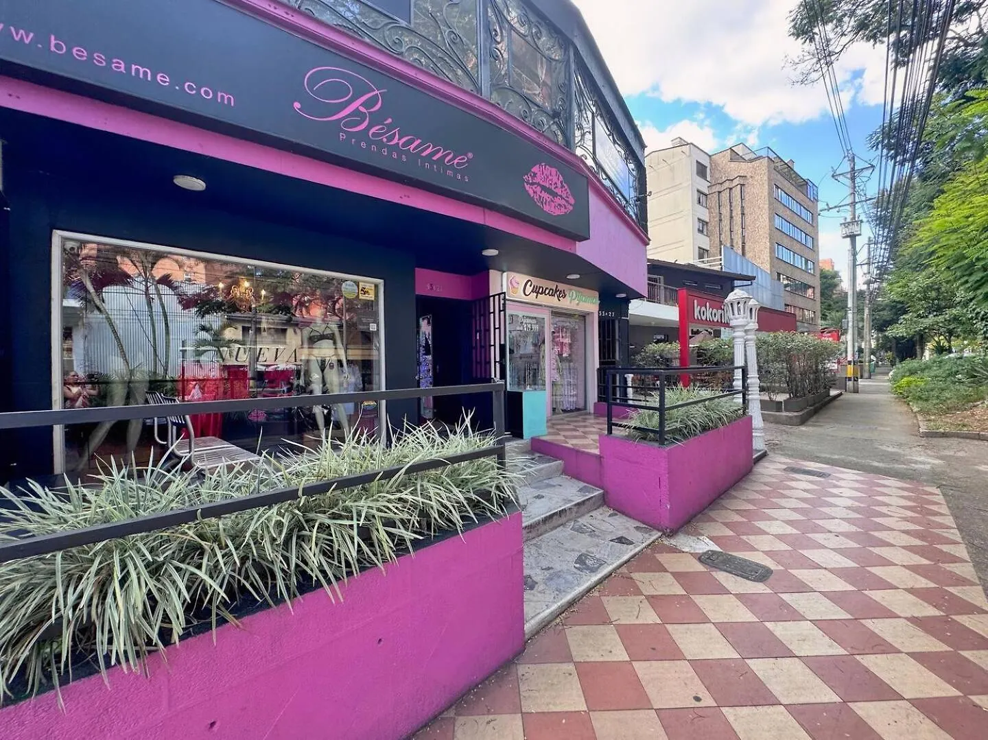 1Br Near Unicentro, Upb & 2Nd Parque Laureles Medellin Apartment