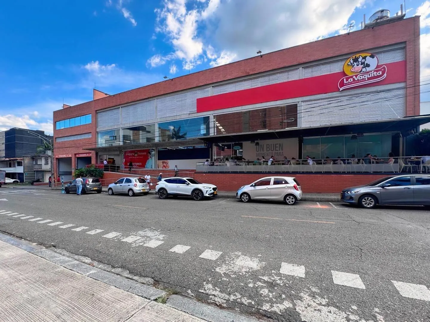 1Br Near Unicentro, Upb & 2Nd Parque Laureles Medellin 0*,  Colombia