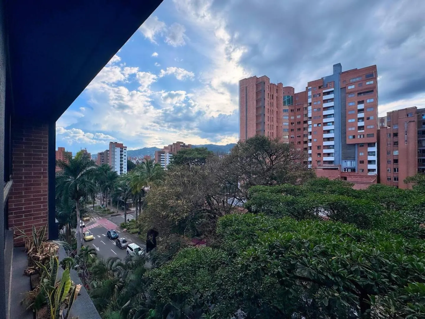 1Br Near Unicentro, Upb & 2Nd Parque Laureles Medellin Apartment