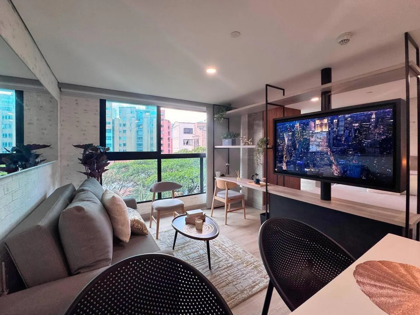 1Br Near Unicentro, Upb & 2Nd Parque Laureles Medellín 0*,  Kolumbia